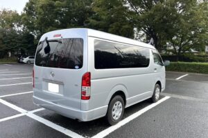 10-seater-hiace2